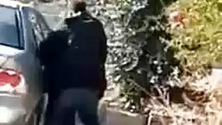 سكران ومتحمس: جنس صريح في الخارج تحت ضوء النهار