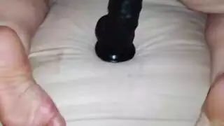 مشهد جماعي مع رجال سود في حركة بطيئة مكثفة