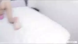 أخ ينكح كلا الأختين في ثالوث محارم إباحي