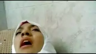 مصرية تتناك بالحجاب
