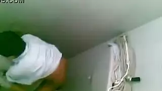 مرهق سعودي ينك اخيه