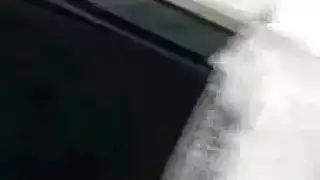 فيديو تبول صريح: إفراغ فتاة شقراء في الحمام