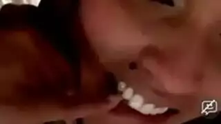 جميلة كبيرة الصدر تحصل على قذف سميك على وجهها من رئيسها