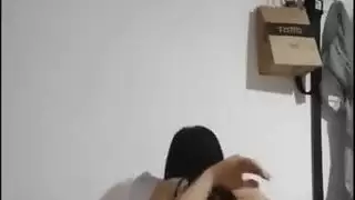 فاتورة إصلاح الكمبيوتر تسوى بجلسات قذف داخلي