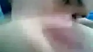 يعطي زوجته لصاحبه