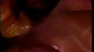 مفلس، فاتنة سوداء مع عيون زرقاء على وشك النزول والقذرة مع المالك