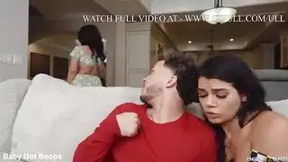 فخ العطش التام: هارلي هيز وسارة عربي في تيار إكس إكس إكس كامل