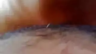 عاهرة عربية تخدم الزب بفمها وكسها