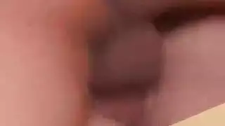 تبعص طيزه اثناء النيك