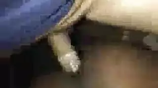 فتاة سمراء عاهرة تأخذ ضربات قضيب كبير بدلاً من الامتحانات النهائية