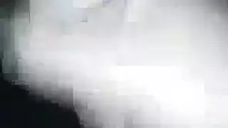 أتقنت البلع العميق بعد تلقّيها إصبعًا محترفًا