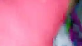 عاهرة شرجية شقراء تأخذه بقوة في غرفة الملابس